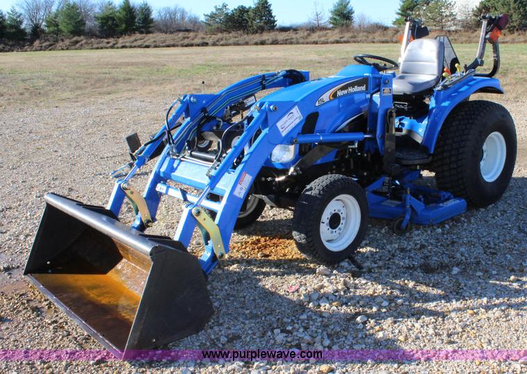 image for item J4514 2005 New Holland TC33DA MFWD tractor