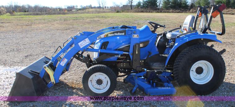 image for item J4514 2005 New Holland TC33DA MFWD tractor