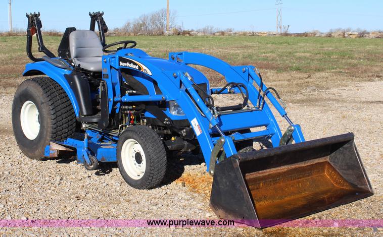 image for item J4514 2005 New Holland TC33DA MFWD tractor