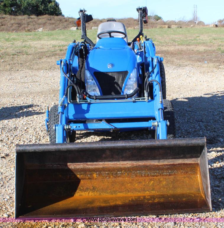 image for item J4514 2005 New Holland TC33DA MFWD tractor