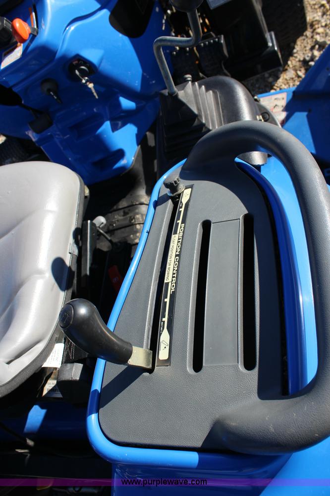 image for item J4514 2005 New Holland TC33DA MFWD tractor