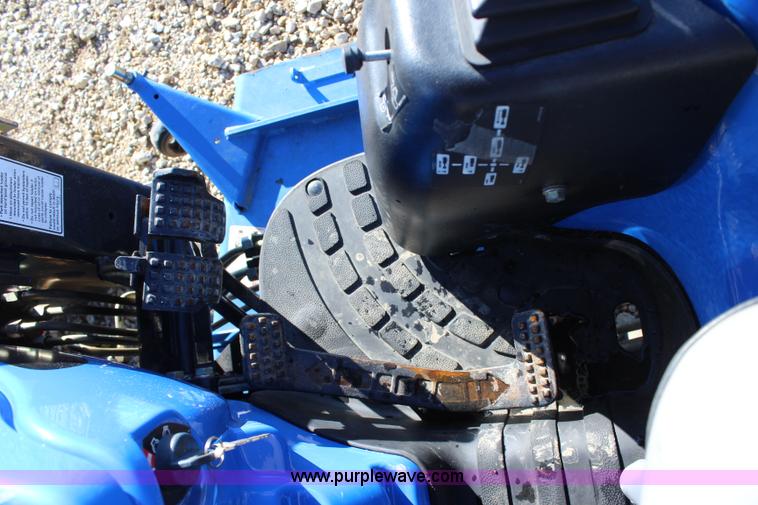 image for item J4514 2005 New Holland TC33DA MFWD tractor