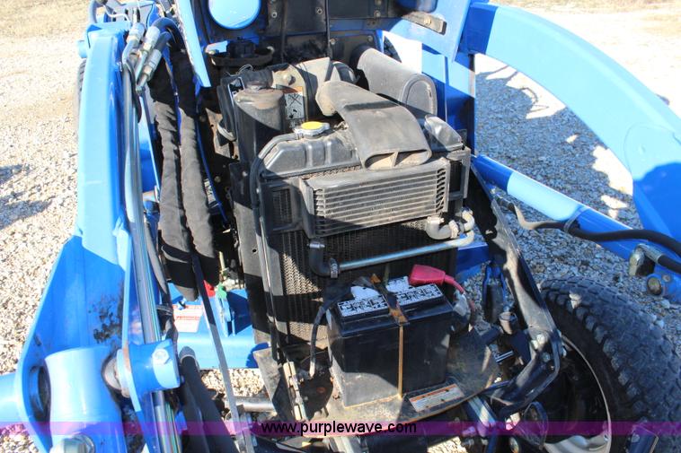 image for item J4514 2005 New Holland TC33DA MFWD tractor