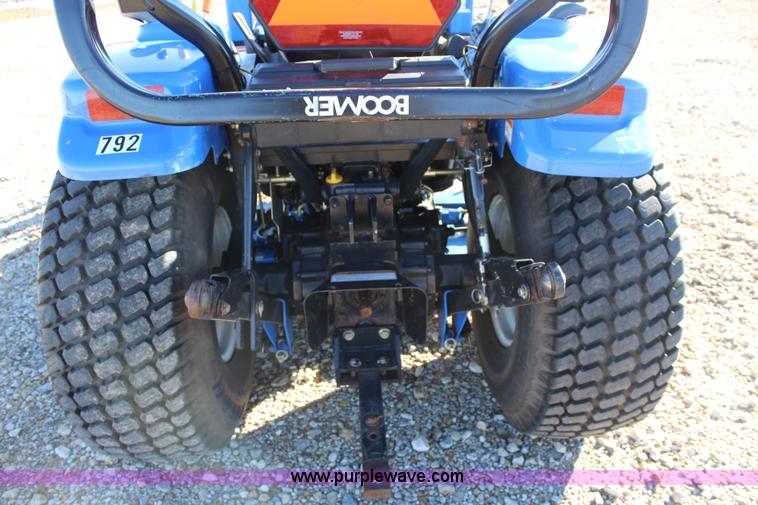 image for item J4514 2005 New Holland TC33DA MFWD tractor