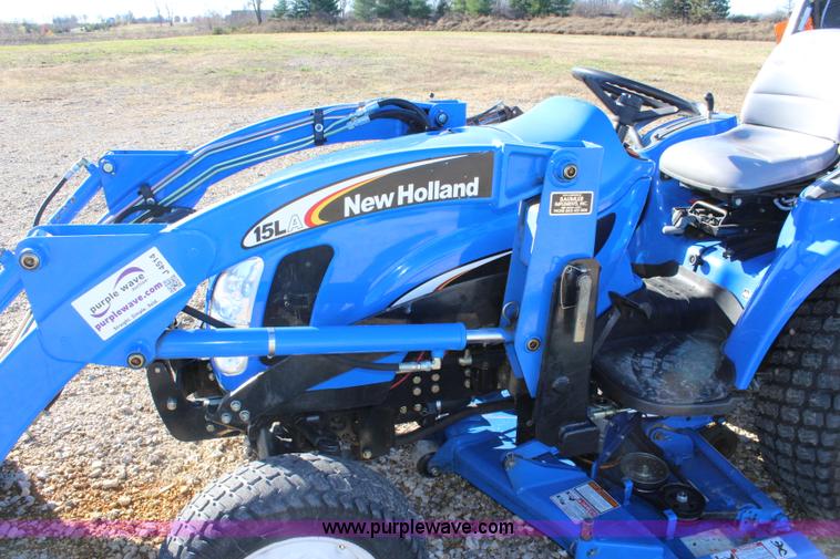 image for item J4514 2005 New Holland TC33DA MFWD tractor