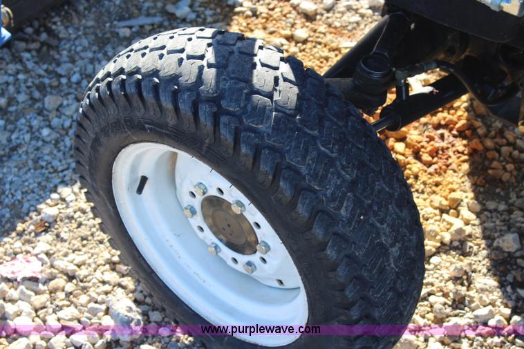 image for item J4514 2005 New Holland TC33DA MFWD tractor