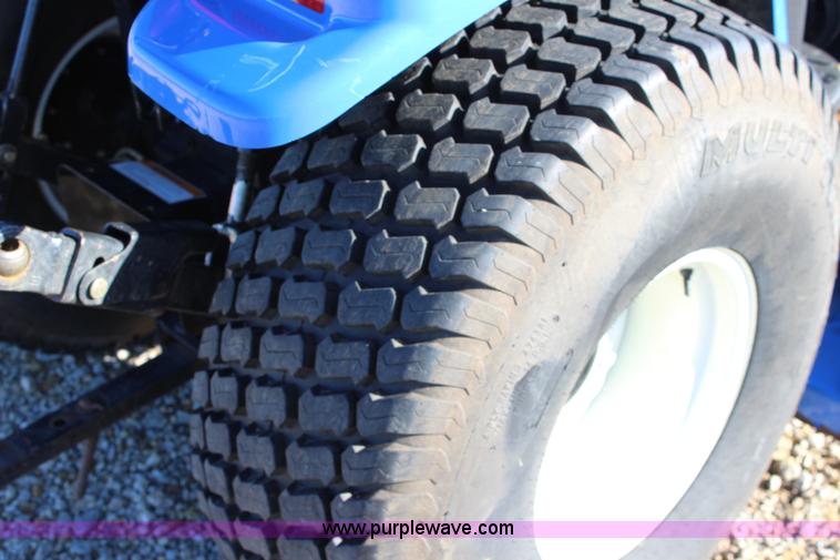 image for item J4514 2005 New Holland TC33DA MFWD tractor