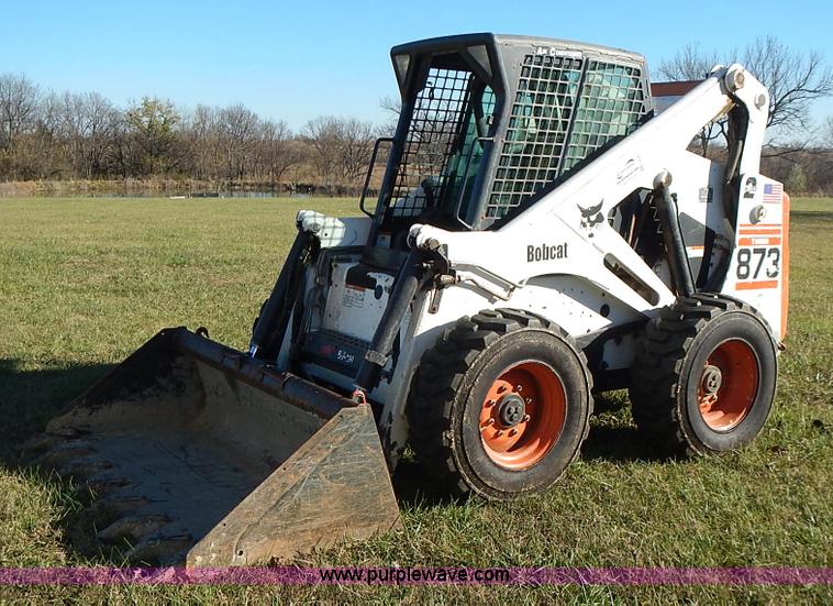 image for item J4540 2002 Bobcat 873 skid steer