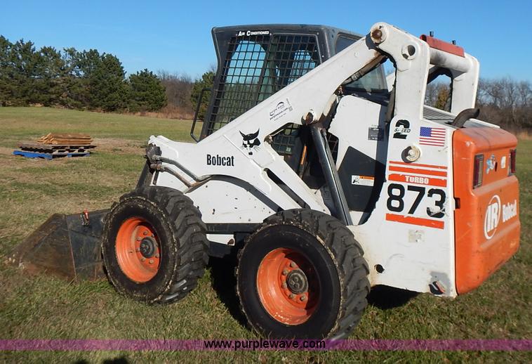 image for item J4540 2002 Bobcat 873 skid steer