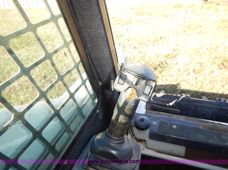 image for item J4540 2002 Bobcat 873 skid steer