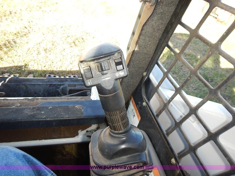 image for item J4540 2002 Bobcat 873 skid steer