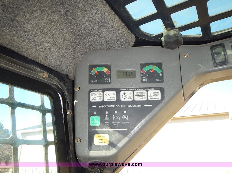 image for item J4540 2002 Bobcat 873 skid steer