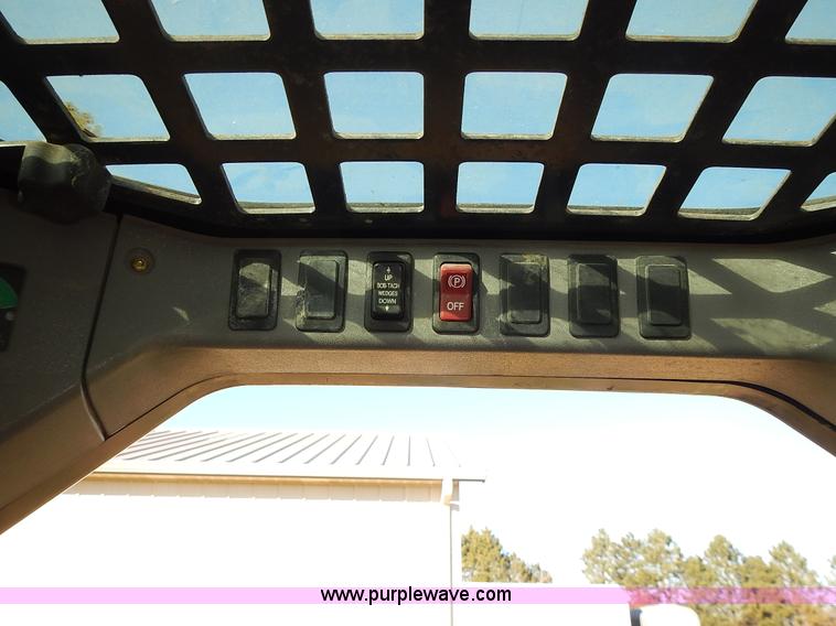 image for item J4540 2002 Bobcat 873 skid steer