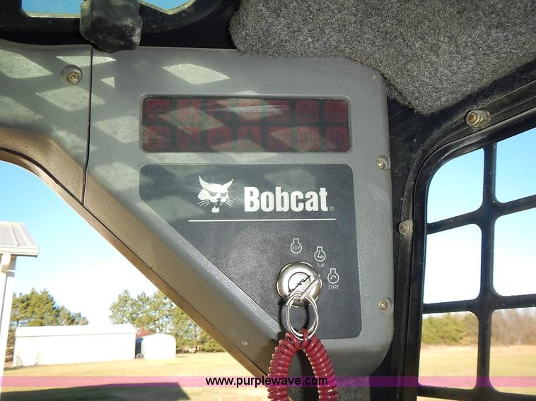image for item J4540 2002 Bobcat 873 skid steer