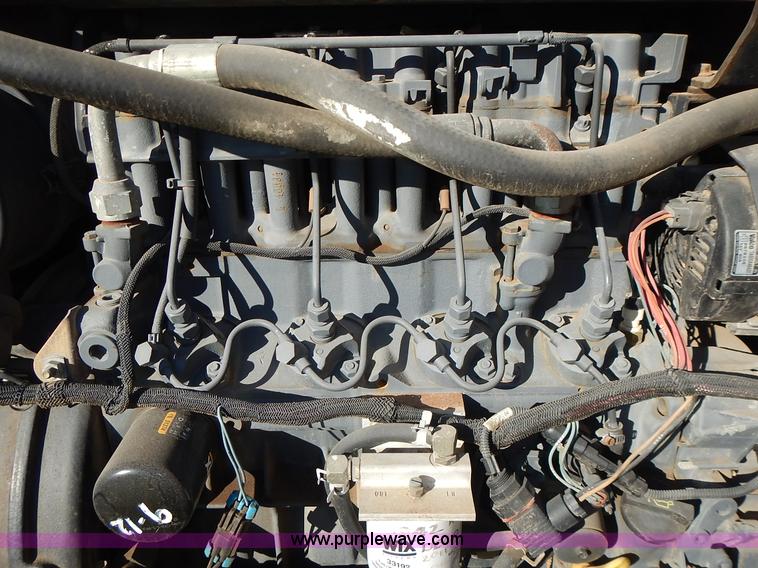 image for item J4540 2002 Bobcat 873 skid steer