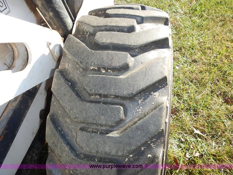 image for item J4540 2002 Bobcat 873 skid steer