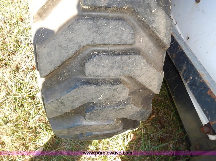 image for item J4540 2002 Bobcat 873 skid steer