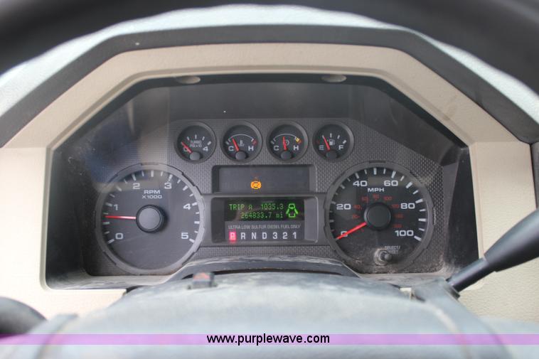 image for item J4583 2008 Ford F350 Super Duty flatbed pickup truck