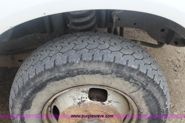 image for item J4583 2008 Ford F350 Super Duty flatbed pickup truck