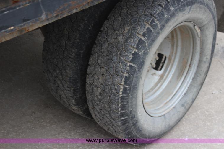 image for item J4583 2008 Ford F350 Super Duty flatbed pickup truck