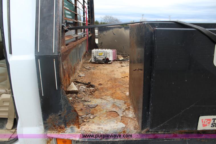 image for item J4583 2008 Ford F350 Super Duty flatbed pickup truck