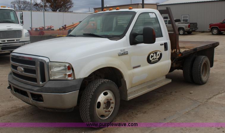 image for item J4588 2006 Ford F350 Super Duty pickup truck