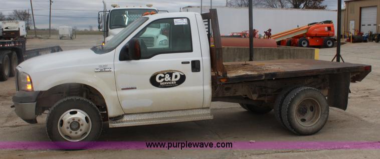 image for item J4588 2006 Ford F350 Super Duty pickup truck