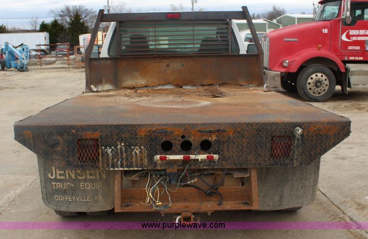 image for item J4588 2006 Ford F350 Super Duty pickup truck