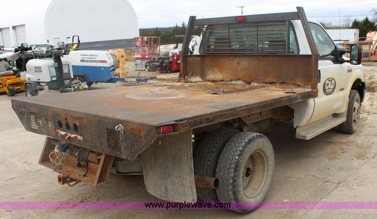 image for item J4588 2006 Ford F350 Super Duty pickup truck