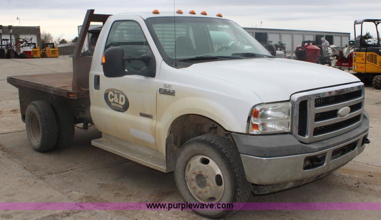 image for item J4588 2006 Ford F350 Super Duty pickup truck