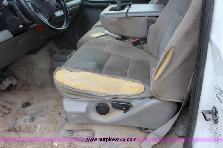 image for item J4588 2006 Ford F350 Super Duty pickup truck