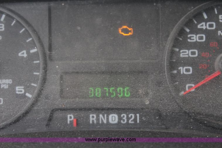 image for item J4588 2006 Ford F350 Super Duty pickup truck