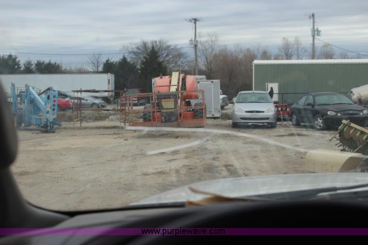 image for item J4588 2006 Ford F350 Super Duty pickup truck