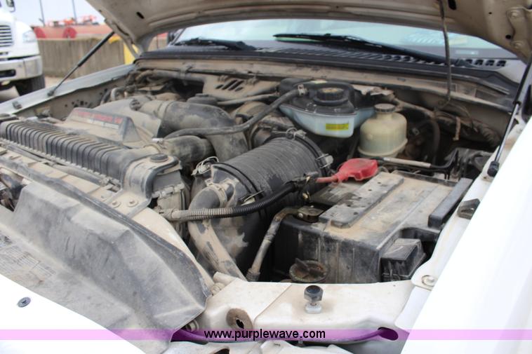 image for item J4588 2006 Ford F350 Super Duty pickup truck