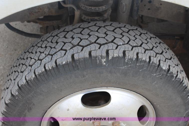 image for item J4588 2006 Ford F350 Super Duty pickup truck