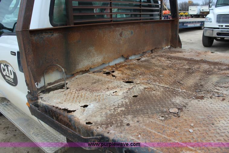 image for item J4588 2006 Ford F350 Super Duty pickup truck