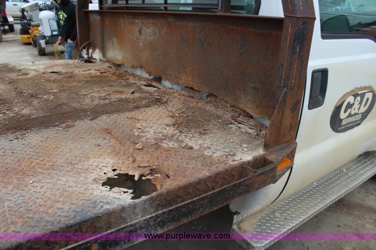 image for item J4588 2006 Ford F350 Super Duty pickup truck