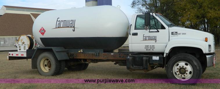 image for item J5167 1998 Chevrolet C7500 MC331 propane delivery truck