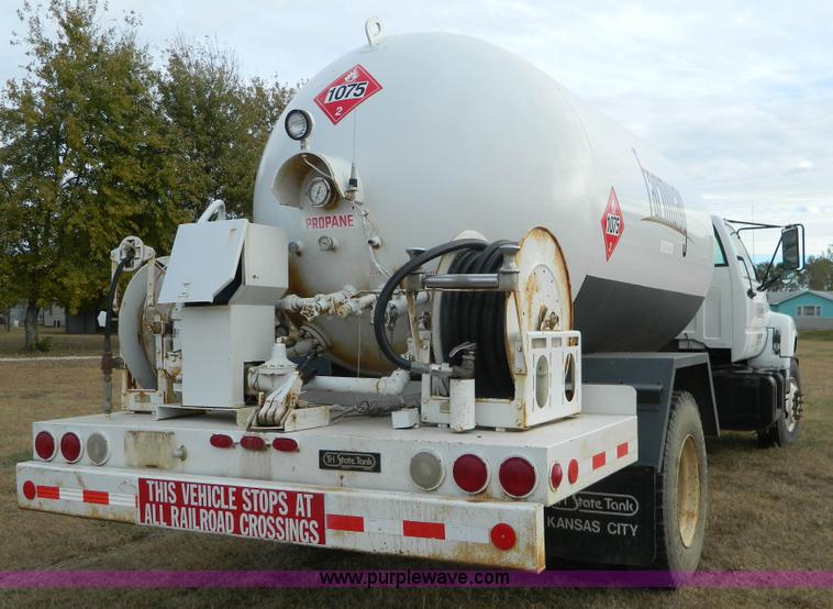 image for item J5167 1998 Chevrolet C7500 MC331 propane delivery truck