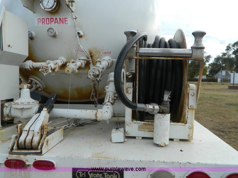 image for item J5167 1998 Chevrolet C7500 MC331 propane delivery truck