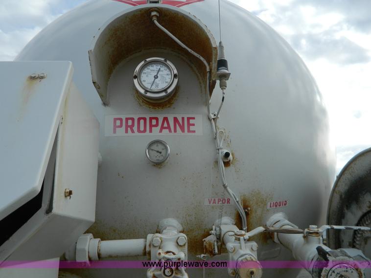 image for item J5167 1998 Chevrolet C7500 MC331 propane delivery truck