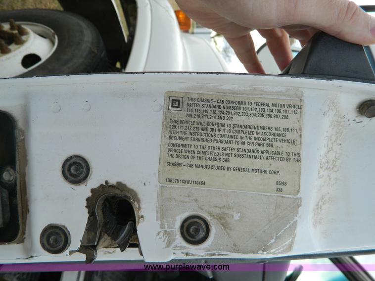 image for item J5167 1998 Chevrolet C7500 MC331 propane delivery truck