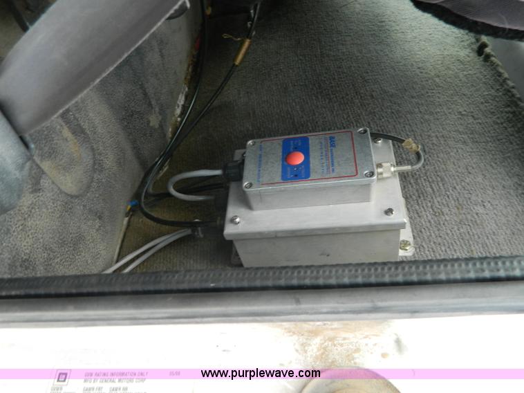 image for item J5167 1998 Chevrolet C7500 MC331 propane delivery truck