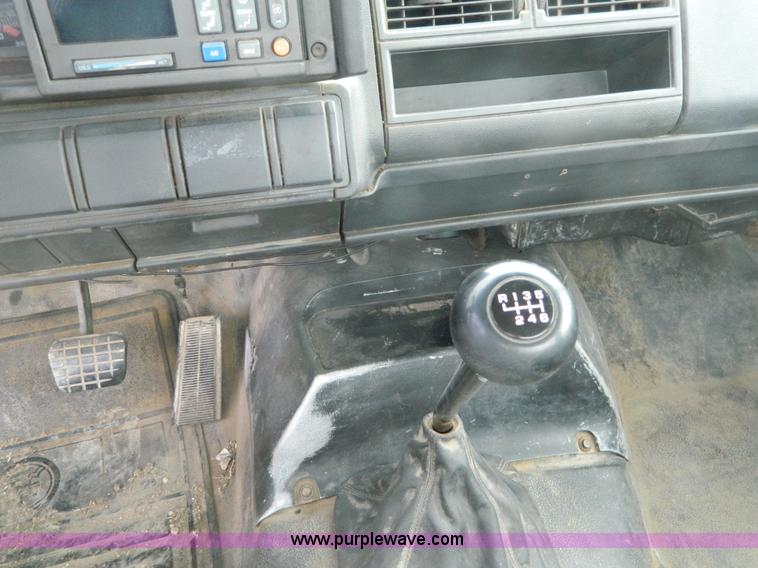 image for item J5167 1998 Chevrolet C7500 MC331 propane delivery truck