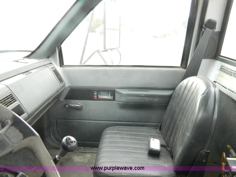 image for item J5167 1998 Chevrolet C7500 MC331 propane delivery truck