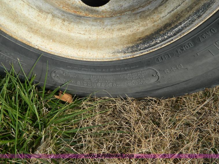 image for item J5168 2005 International 7600 MC331 propane delivery truck