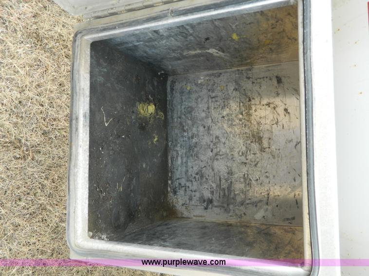 image for item J5168 2005 International 7600 MC331 propane delivery truck