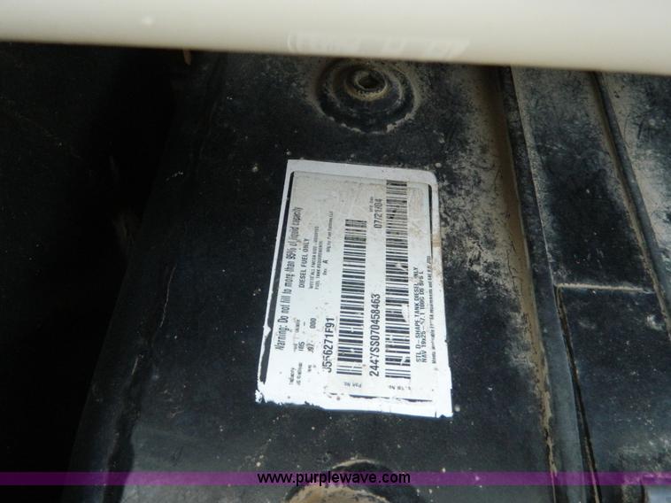 image for item J5168 2005 International 7600 MC331 propane delivery truck