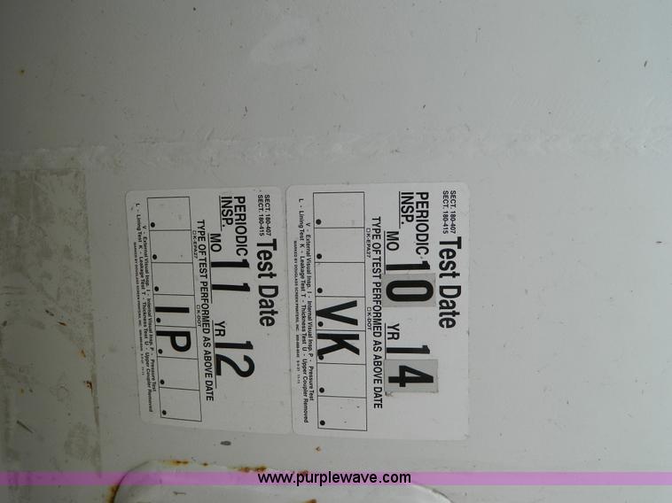 image for item J5168 2005 International 7600 MC331 propane delivery truck