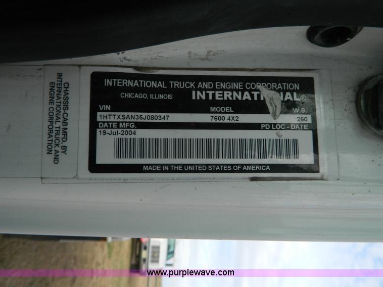 image for item J5168 2005 International 7600 MC331 propane delivery truck